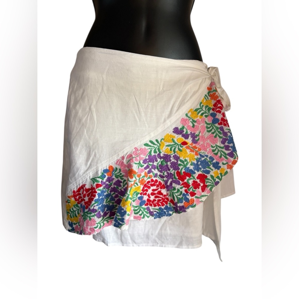 J.Marie white Embroidered Floral Wrap Skirt Small Linen blend Shabby Chic prelov - Picture 6 of 8